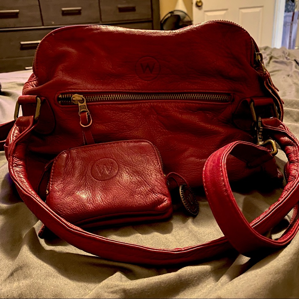 The Wanderer’s Handbag & Card Wallet EUC LEATHER